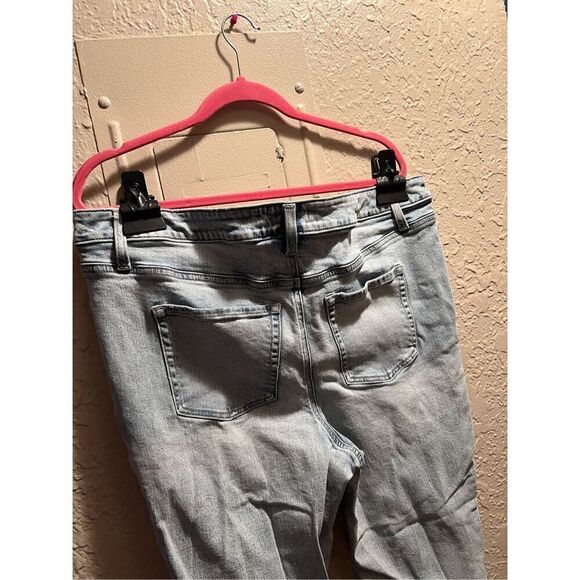 m Jeans By Maurices Light Colored Mid-Rise Kick Boot Ankle Jeans Woman’s Size 16 - Picture 12 of 15